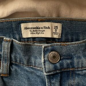 Abercrombie & Fitch Ultra High Rise Jeans
